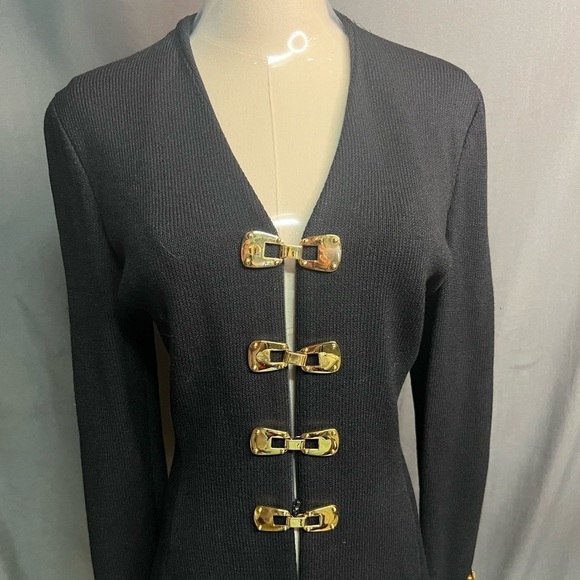 St. John Sweaters - St. John knit sweater size 8